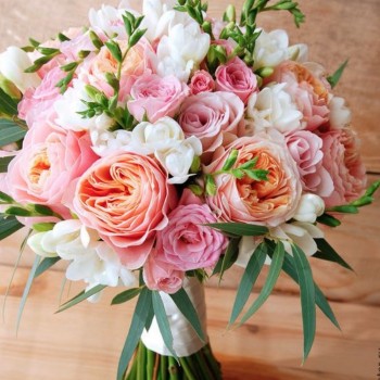 Свадебный букет - пионовидные розы